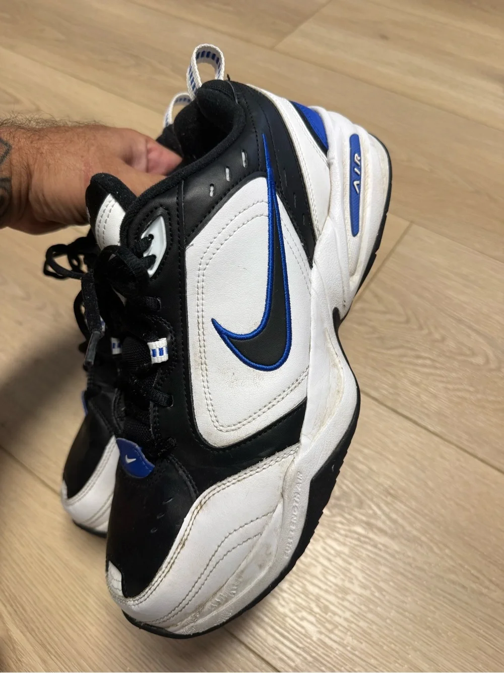Nike air monarch